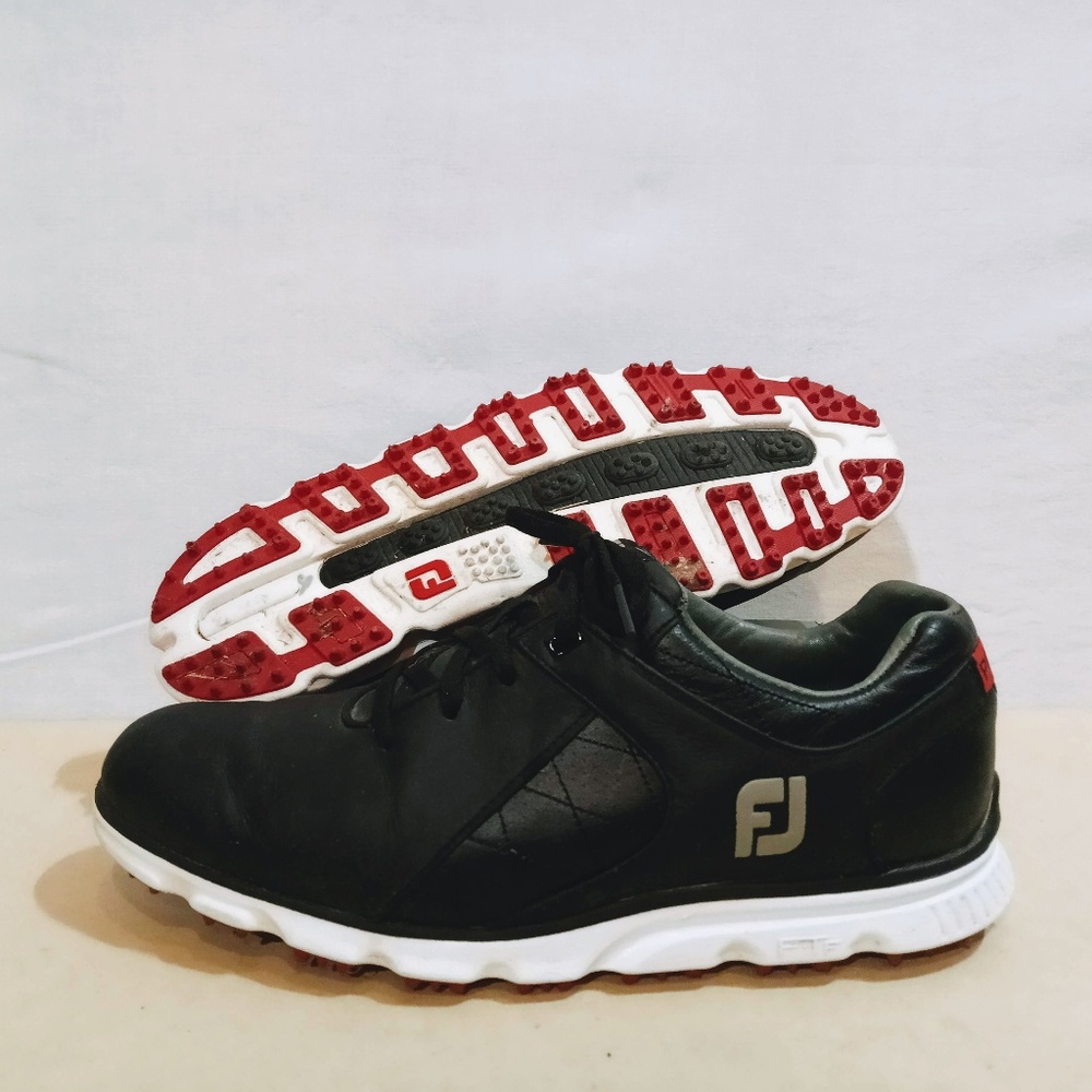 PRO SL golf shoes by FootJoy